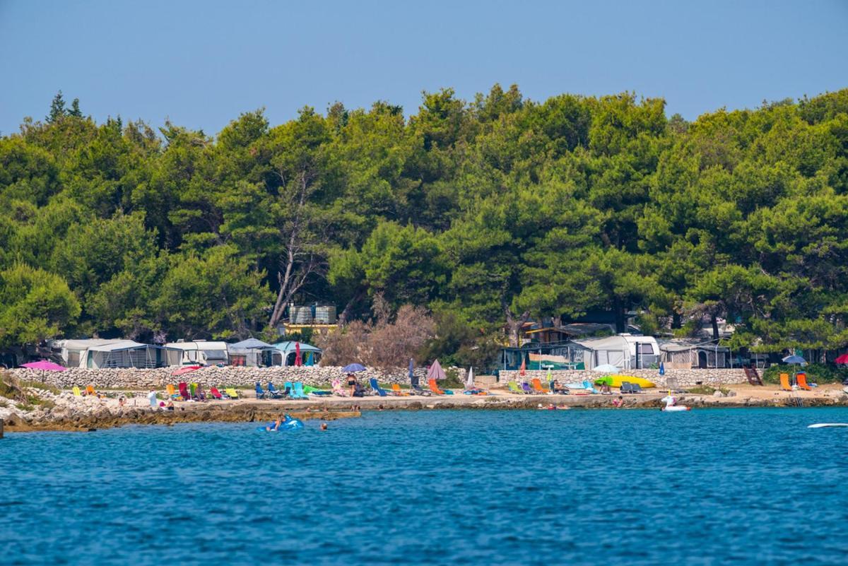 Caravan Near The Sea 2 Углян Экстерьер фото