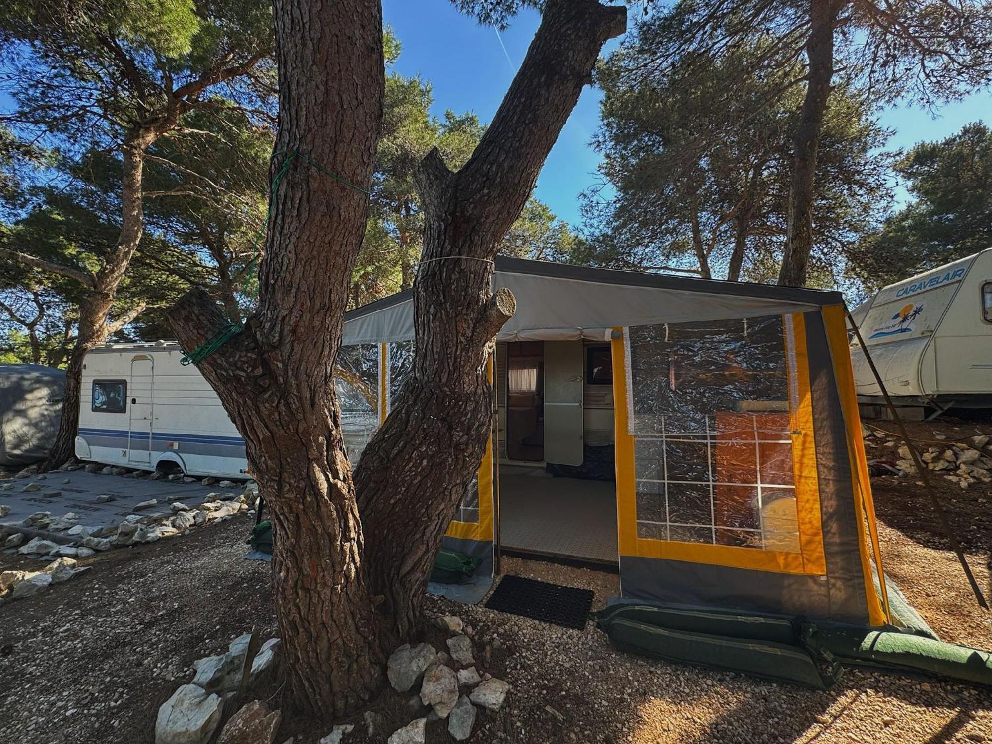 Caravan Near The Sea 2 Углян Экстерьер фото